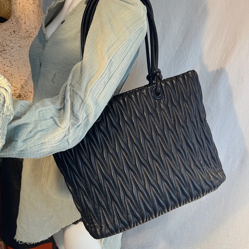 Urban Expressions Black Textured Tote